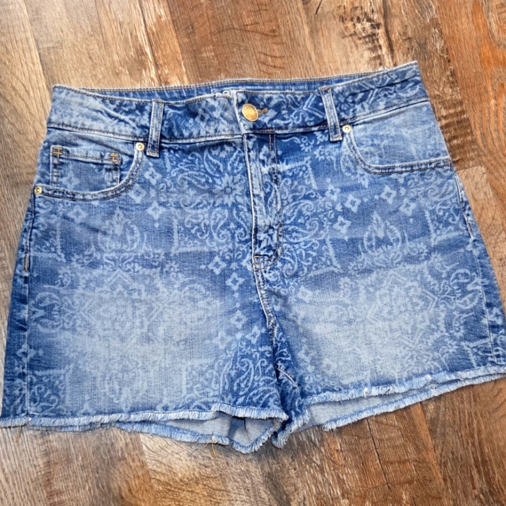 Maurices High Rise Shorts Size 12 Womens